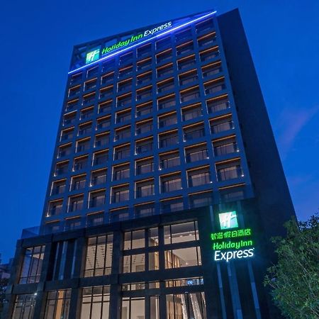 Holiday Inn Express Chiayi By Ihg Eksteriør billede