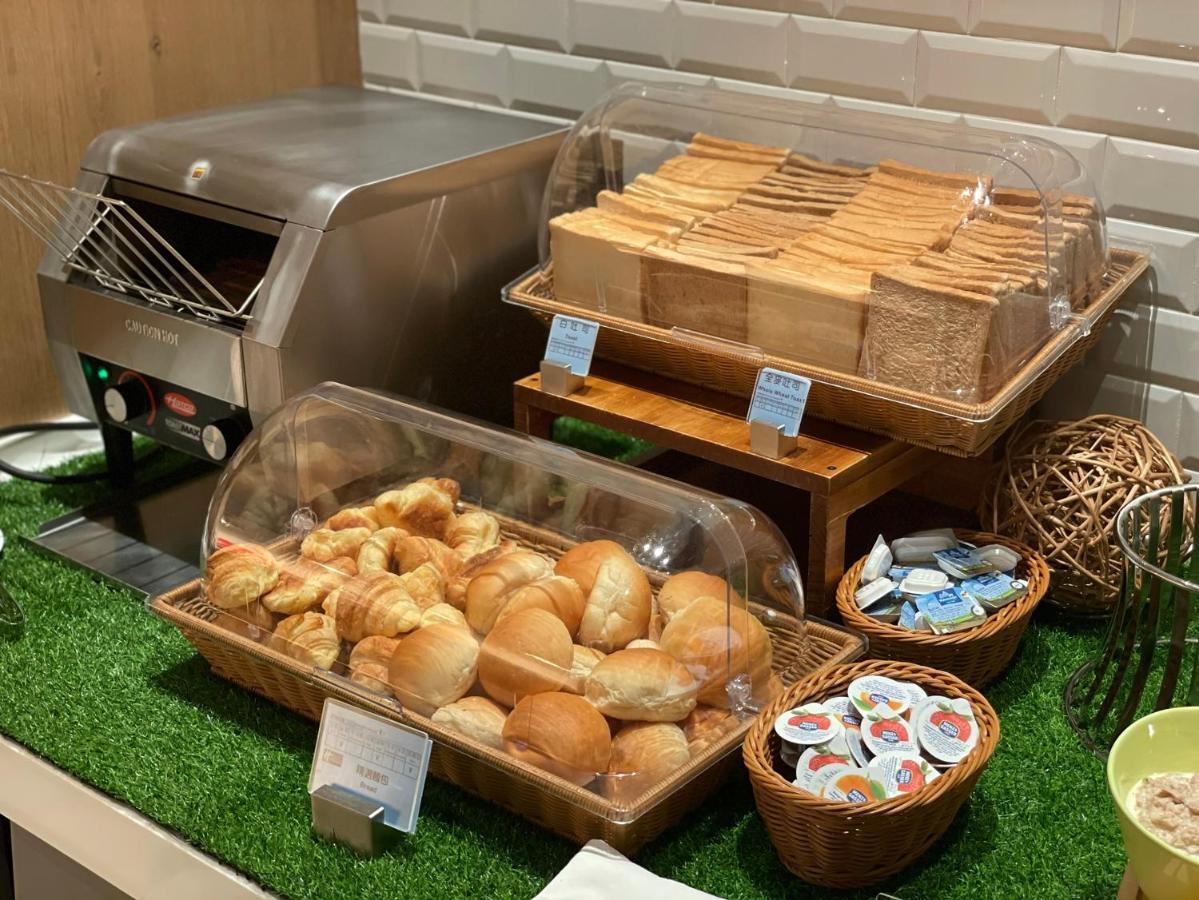 Holiday Inn Express Chiayi By Ihg Eksteriør billede